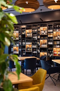 Regał z winami Bistro Bravo